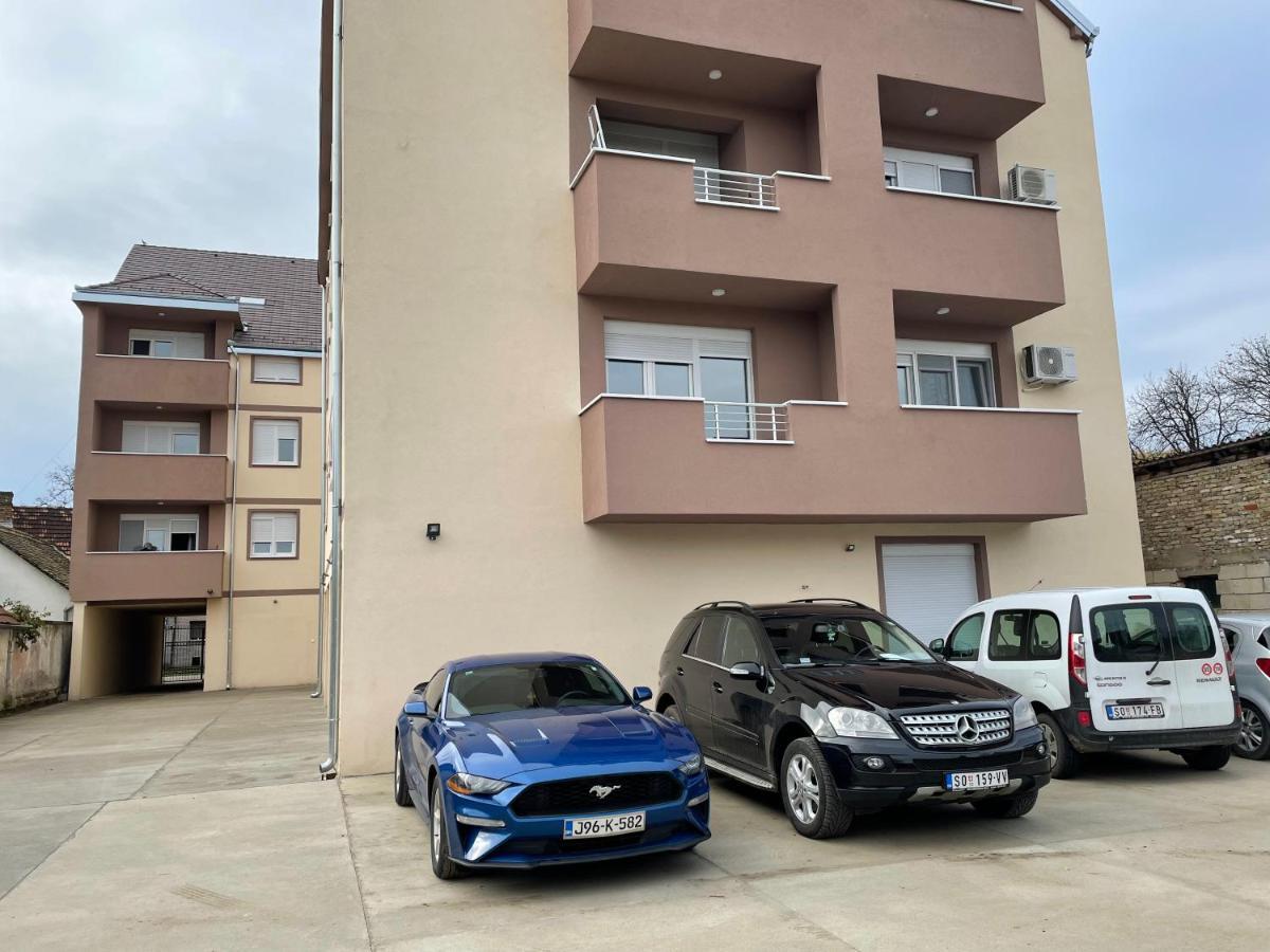 Apartmani Sombor Bagian luar foto